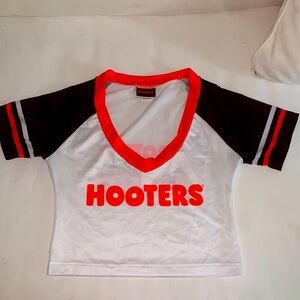 HOOTERS CROP TOP